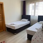 Ozgurcan & Apartamento Trebizonda