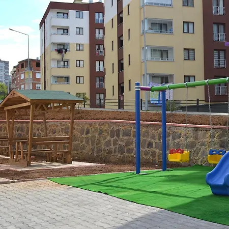 Ozgurcan & شقة ترابزون